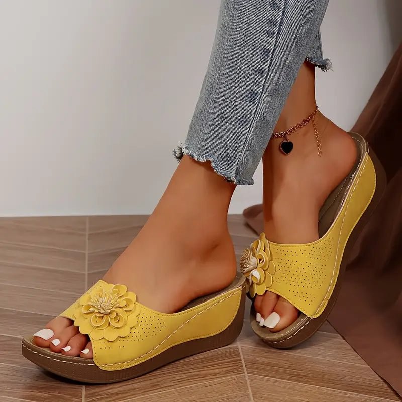🎉Last day for limited time discounts🎉Women's Comfort Flower Slip-On Sandals(The more you buy, the higher the discount)