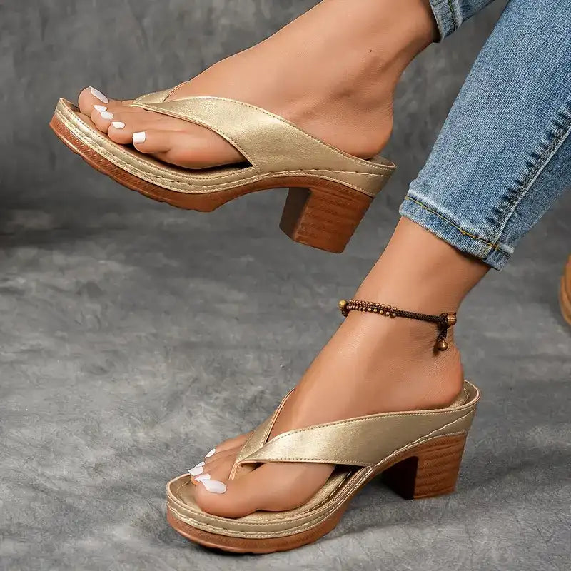 ⏳ Limited time 50% off! 💥Women’s Summer Chunky Heel Flip Flops(The more you buy, the higher the discount)