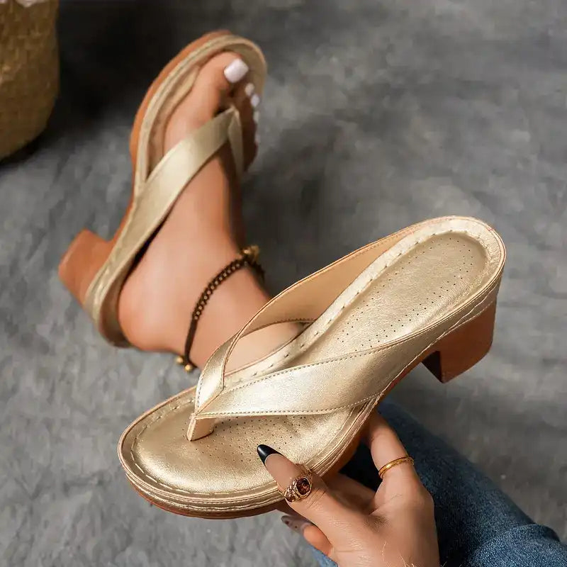 ⏳ Limited time 50% off! 💥Women’s Summer Chunky Heel Flip Flops(The more you buy, the higher the discount)